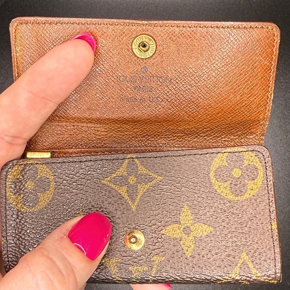 Louis Vuitton Monogram Four Ring Key Holder *AS IS* - Picture 6 of 10
